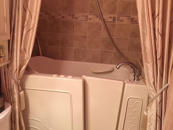 5th image of 3344 Sandy Way APT 18