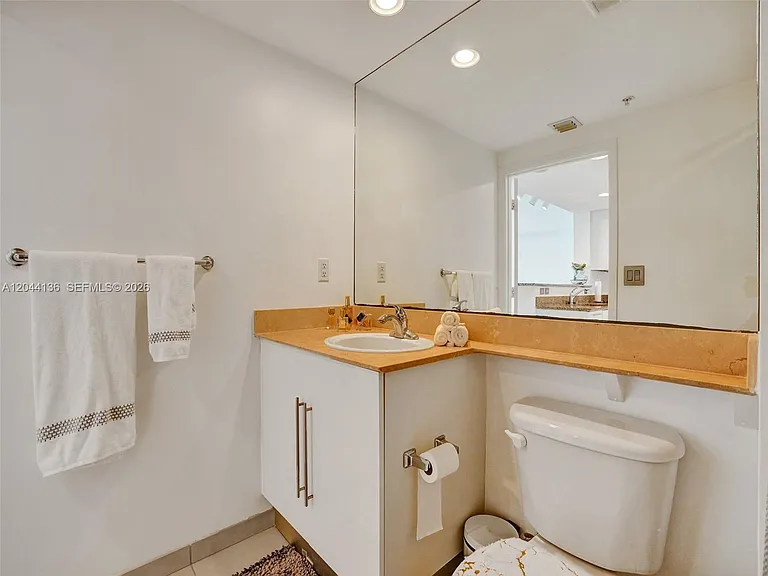 325 Biscayne Blvd #1520 — Photo 13