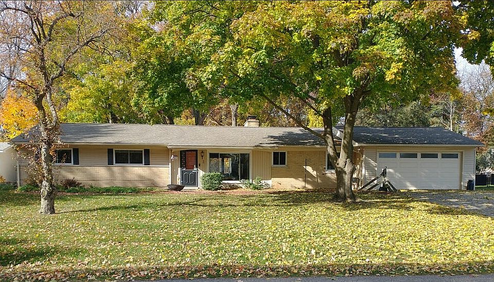 1st image of 1723 Hollingsworth Dr