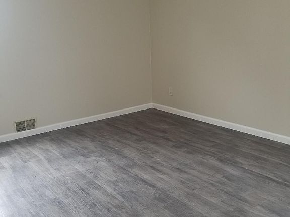 huge - bright apartment