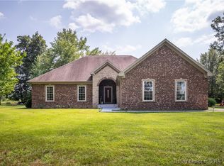 1071 W Rosewood Dr, Scottsburg, IN 47170