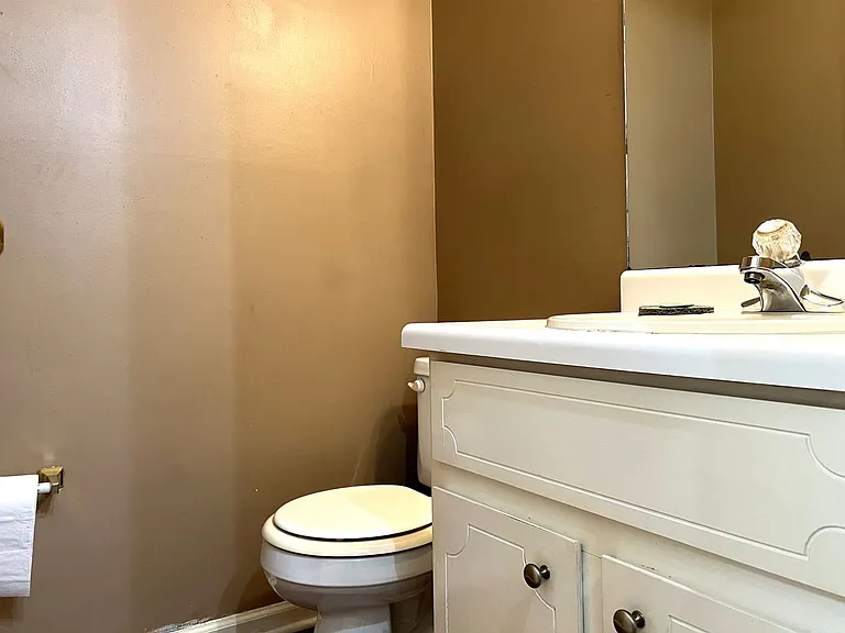 850 Parkview Ct — Photo 10