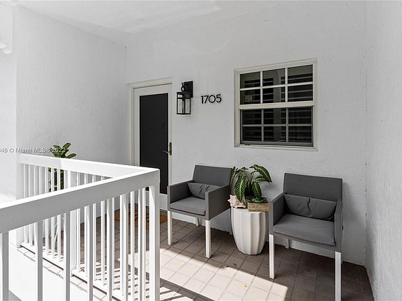 3rd image of 1705 E Las Olas Blvd #3