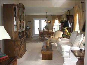 3rd image of 4822 Willow Brook Ln