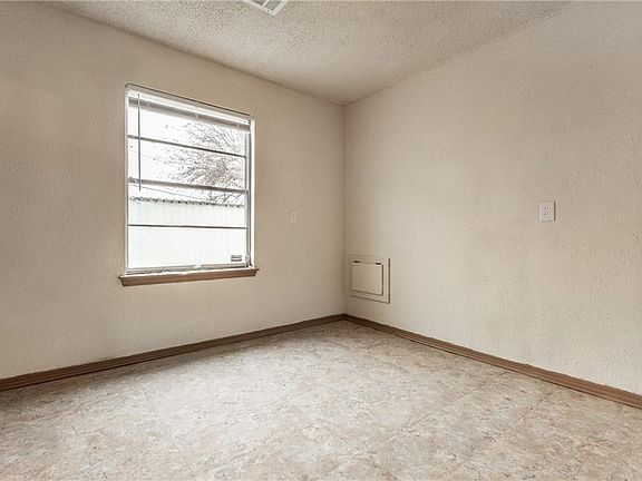 5th image of 4701 SE 28th St