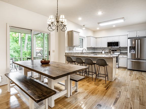 2nd image of 9160 Stratton Ct