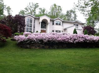 8 Manor Ln, Katonah, NY 10536