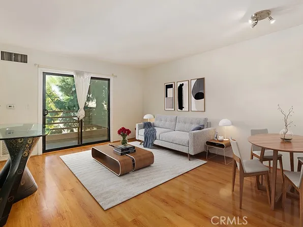 6815 Remmet Ave Unit 320, Canoga Park, CA 91303