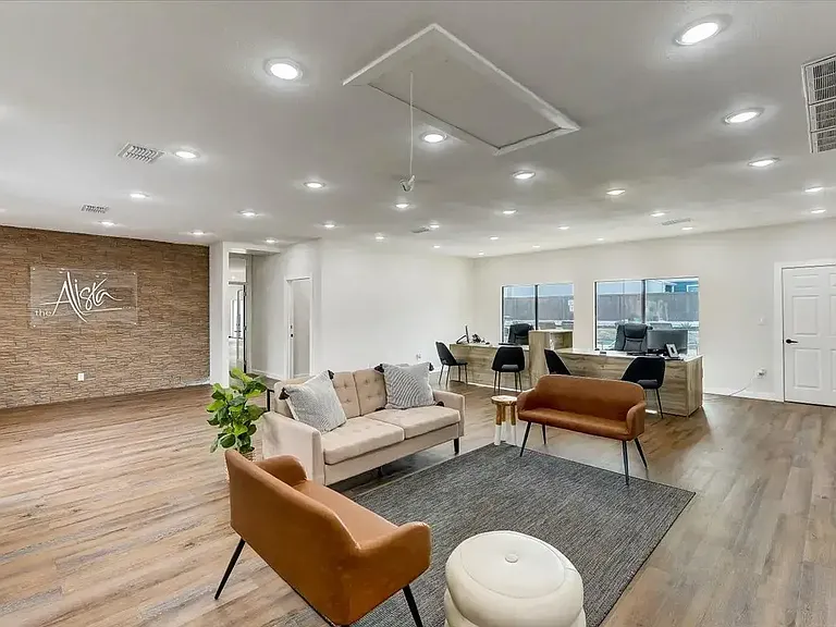 The Alista Apartments — Photo 4
