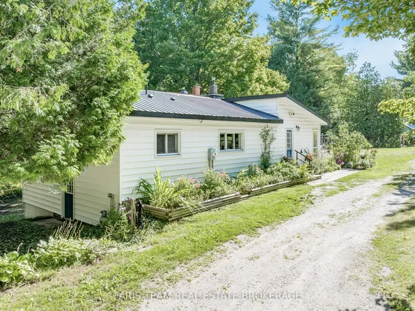 1983 Horseshoe Valley Rd W, Oro Medonte, ON L4M 4Y8
