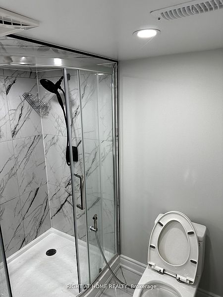 Ajax House for rent - 1 Bedroom — photo 8