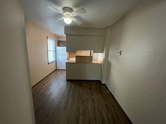 3rd image of 3904-3910 N Franklin St #3908-1