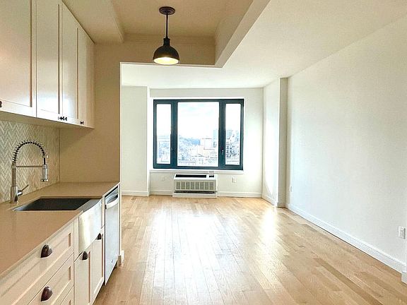 3rd image of 1525 Bedford Ave #705