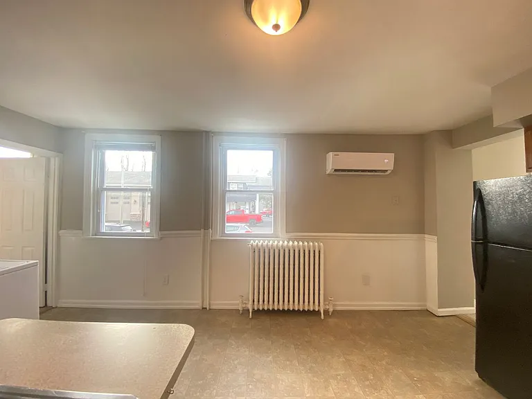 223 W Main St — Photo 8