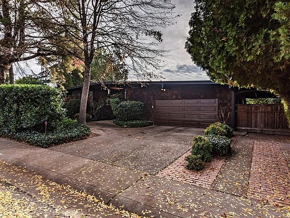 3rd image of 4166 American River Dr