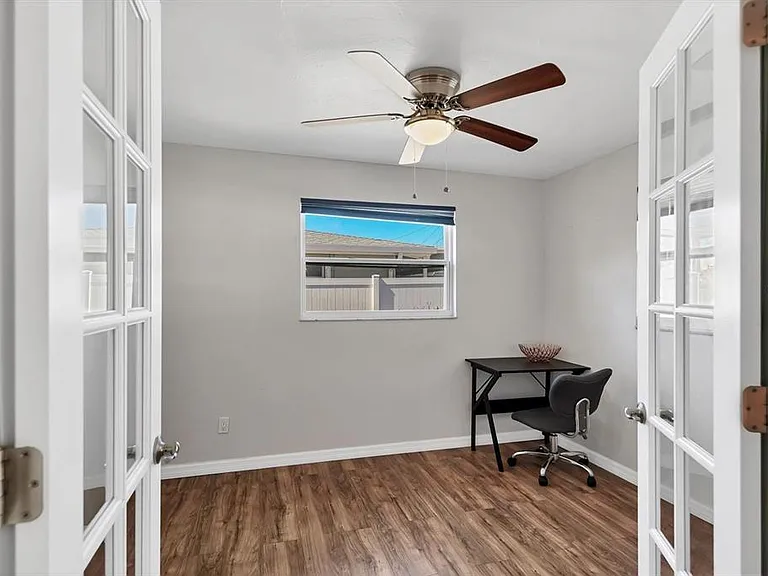3425 Fairview Dr — Photo 32