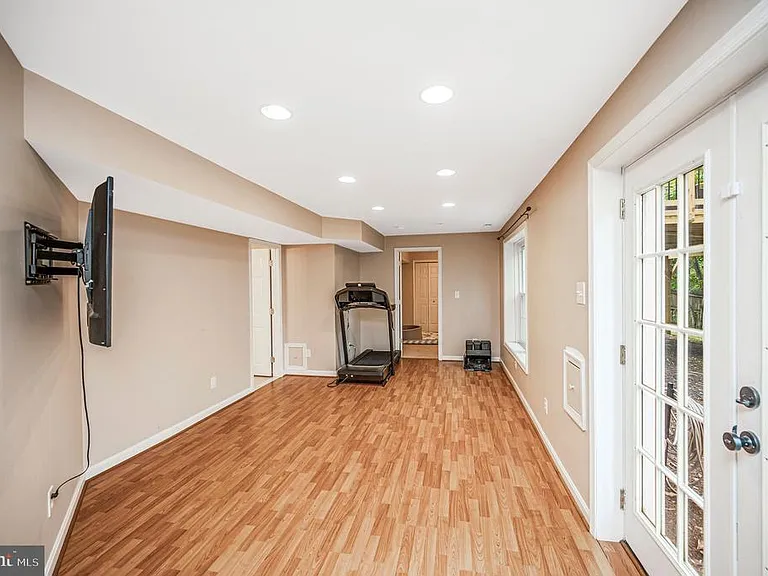 15385 Windsong Ln — Photo 40