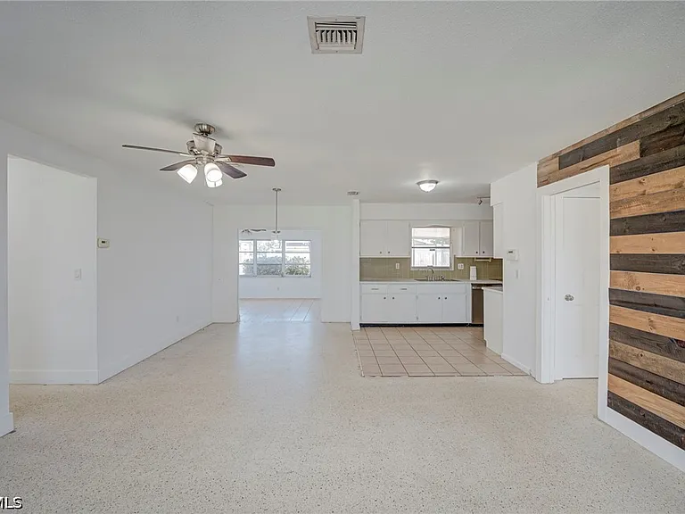 220 Punta Alta Ct — Photo 4