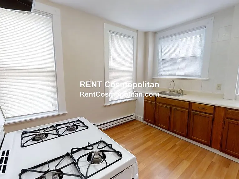 33 Bellingham St #2 — Photo 3