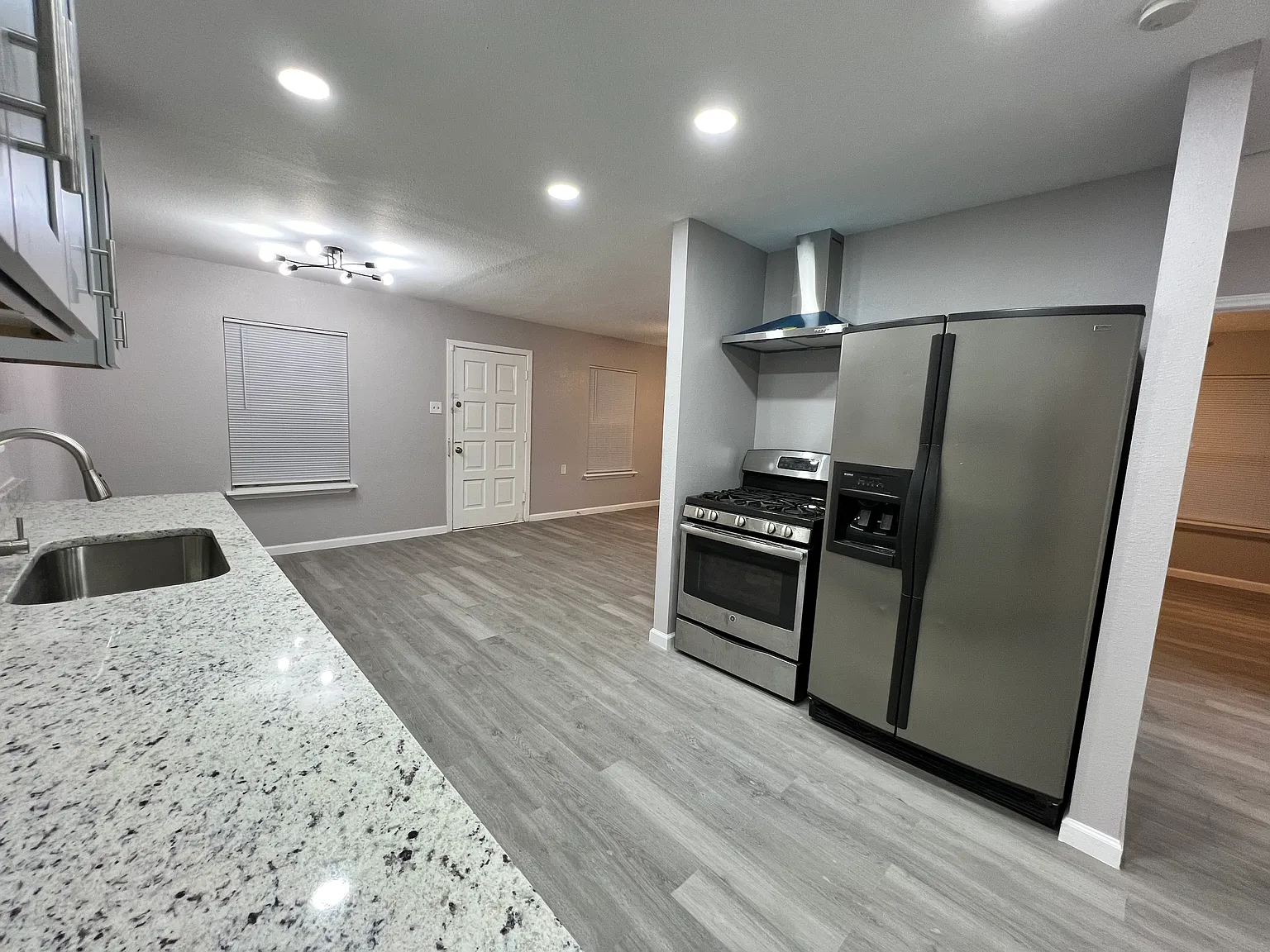 4330 Redstone Dr — Photo 4