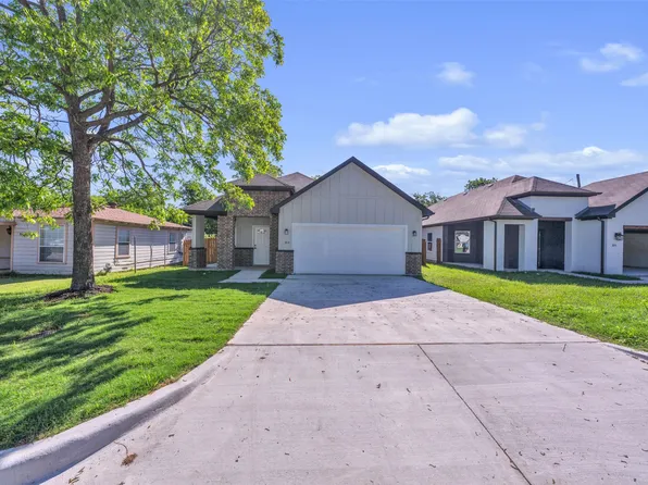 303 Pemberton St, White Settlement, TX 76108