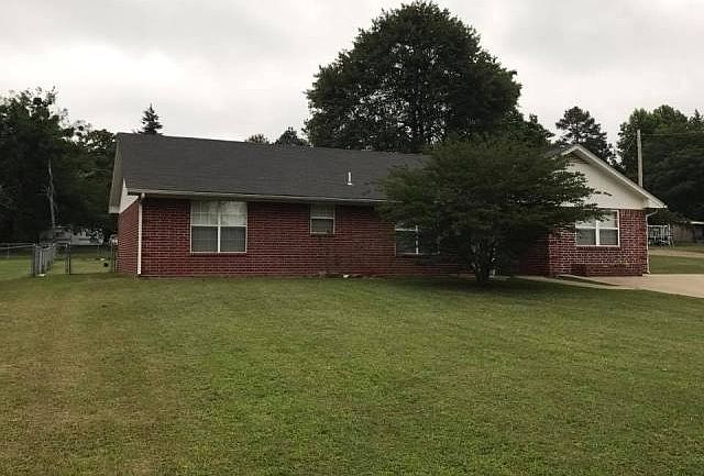1st image of 609 E Choctaw St