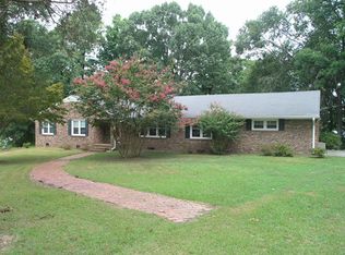 223 Lakeview Dr, Roanoke Rapids, NC 27870