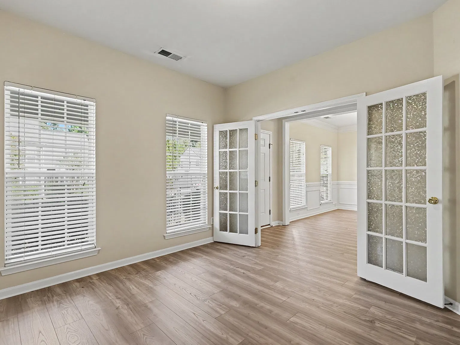 4 bed, 2.5 bath, 2989 sqft, $2,750 — Photo 3
