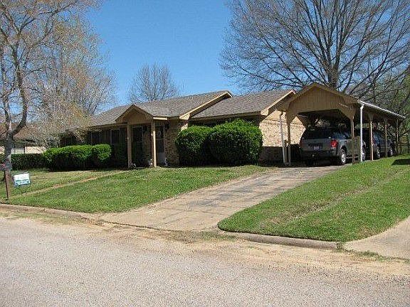 1st image of 206 Valley Ln