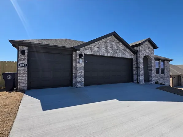 1011 Pebble Dr, Prairie Grove, AR 72753