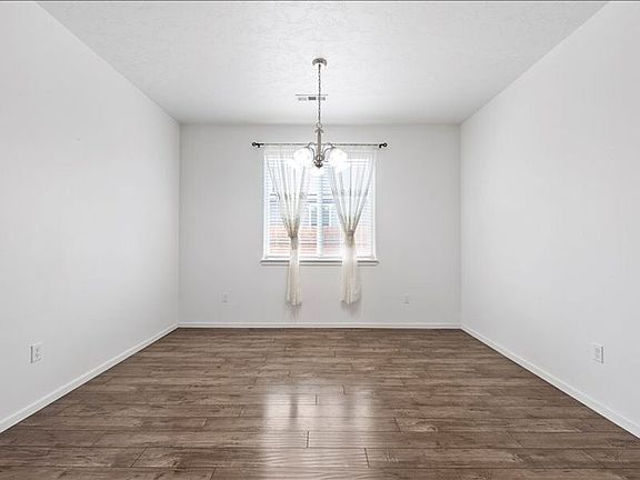 5th image of 5813 Sidon Ln
