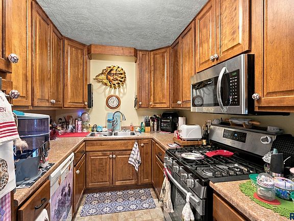 5th image of 2111 E 11th St