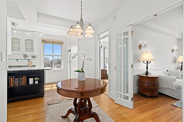 Sold by Compass | media 2