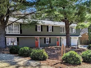 1304 College Dr, Decorah, IA 52101
