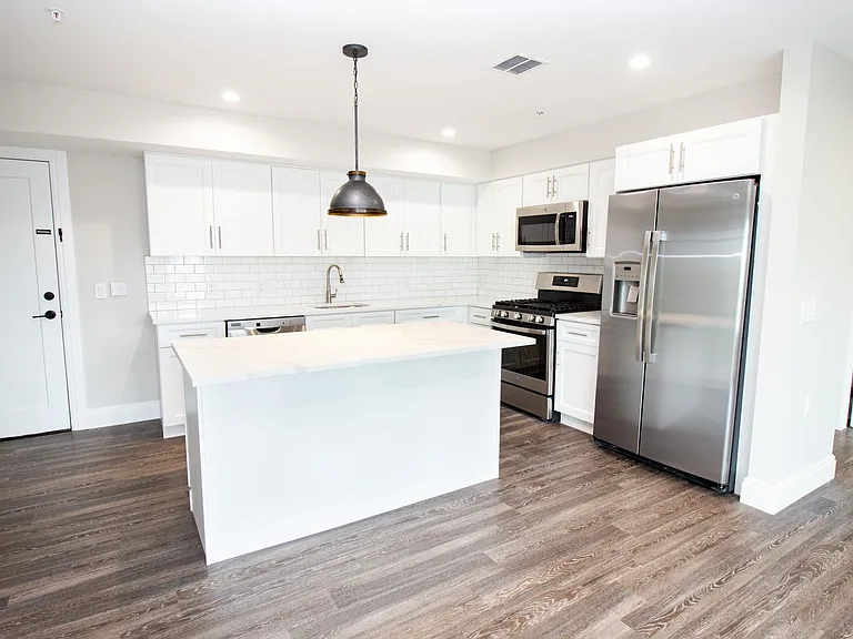 4810 Aschoff Pl #3C — Photo 2