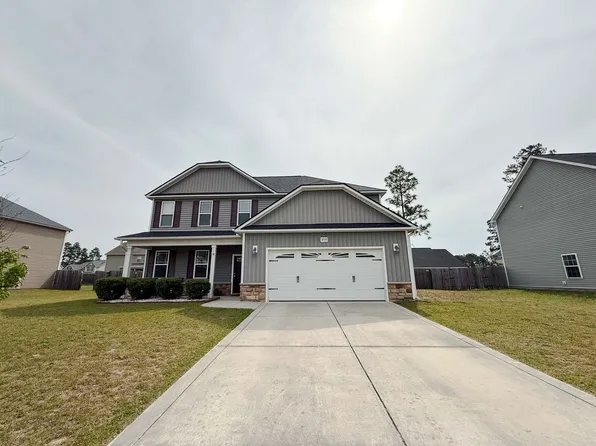 3935 Standardbred Dr, Hope Mills, NC 28348
