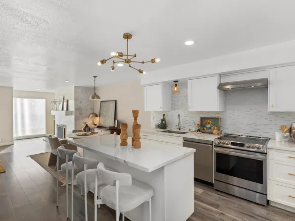 1913 Alga Rd Unit A, Carlsbad, CA 92009