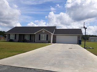 5710 Meadow Wood Dr, Blackshear, GA 31516
