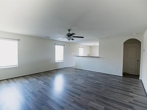 5th image of 2312 Lagan Ln
