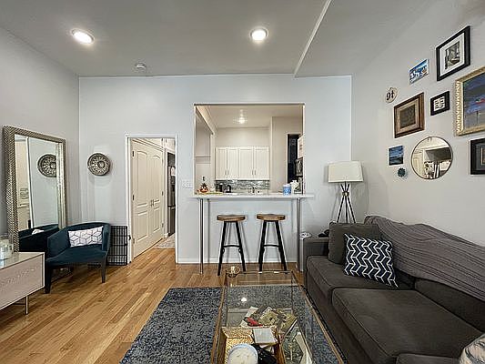 4th image of 348 W 56th St APT 2D