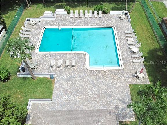3rd image of 1384 Greenwood Dr