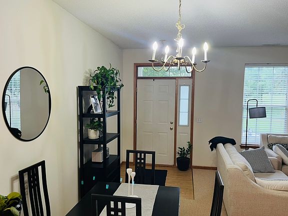 Open concept to dining area