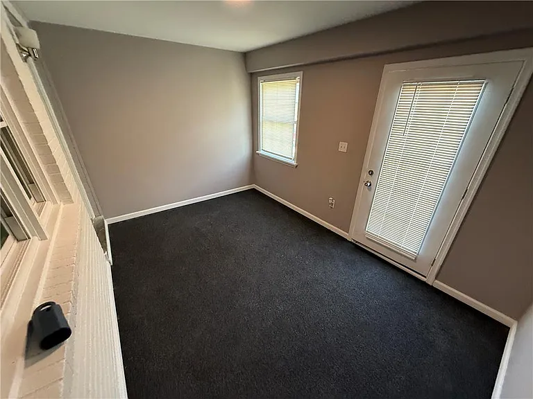 452 Hanover Ave — Photo 5