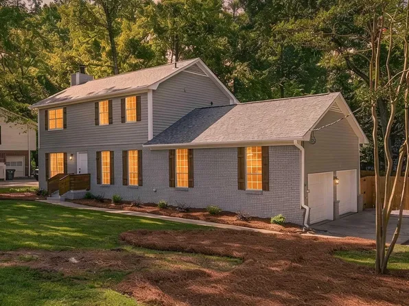 3225 Green Valley Rd, Birmingham, AL 35243