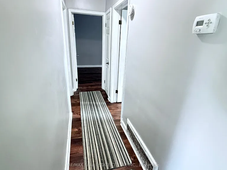 52 Sharbot Ave — Photo 9