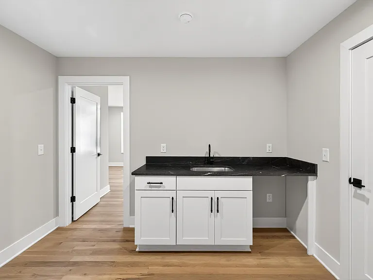 5915 Maxon Ave #B — Photo 63