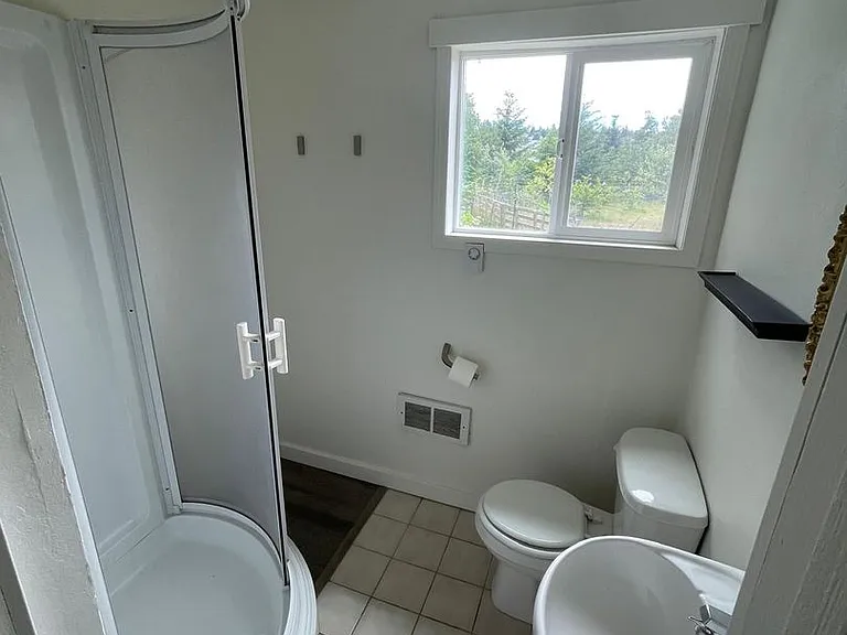 669 S Main St — Photo 17