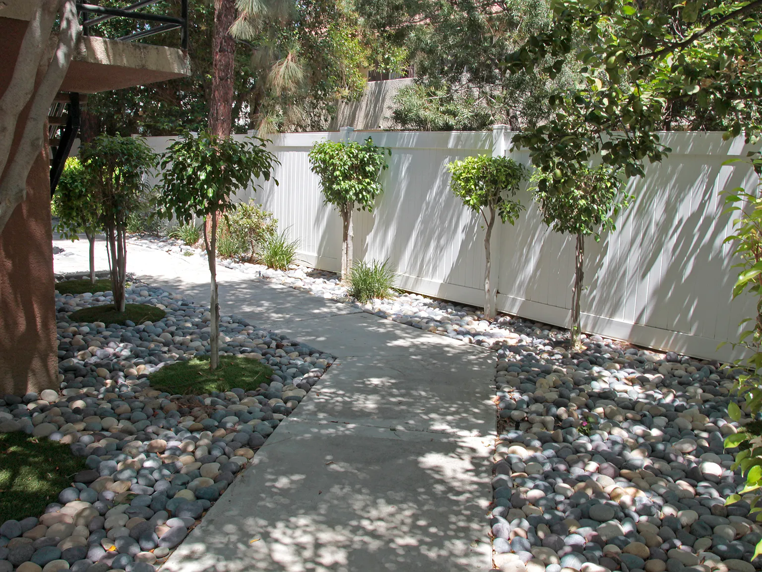 Eton Garden Apartments — Photo 2