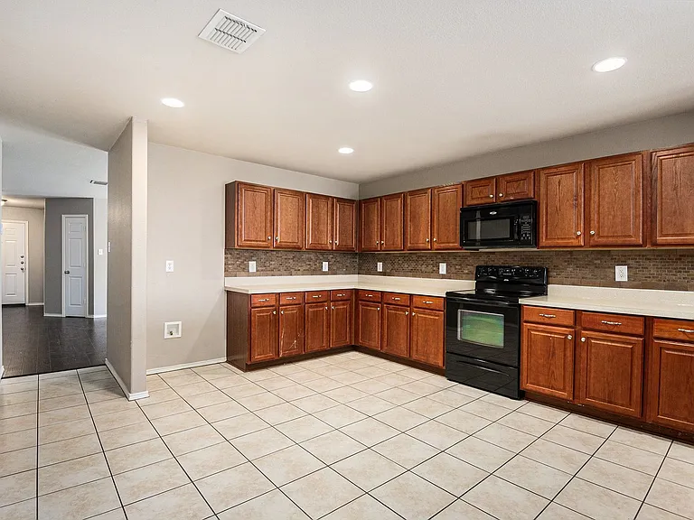 2308 Horseback Trl — Photo 11
