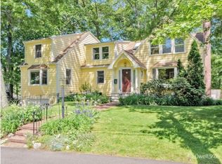 26 Highgate St, Needham, MA 02492
